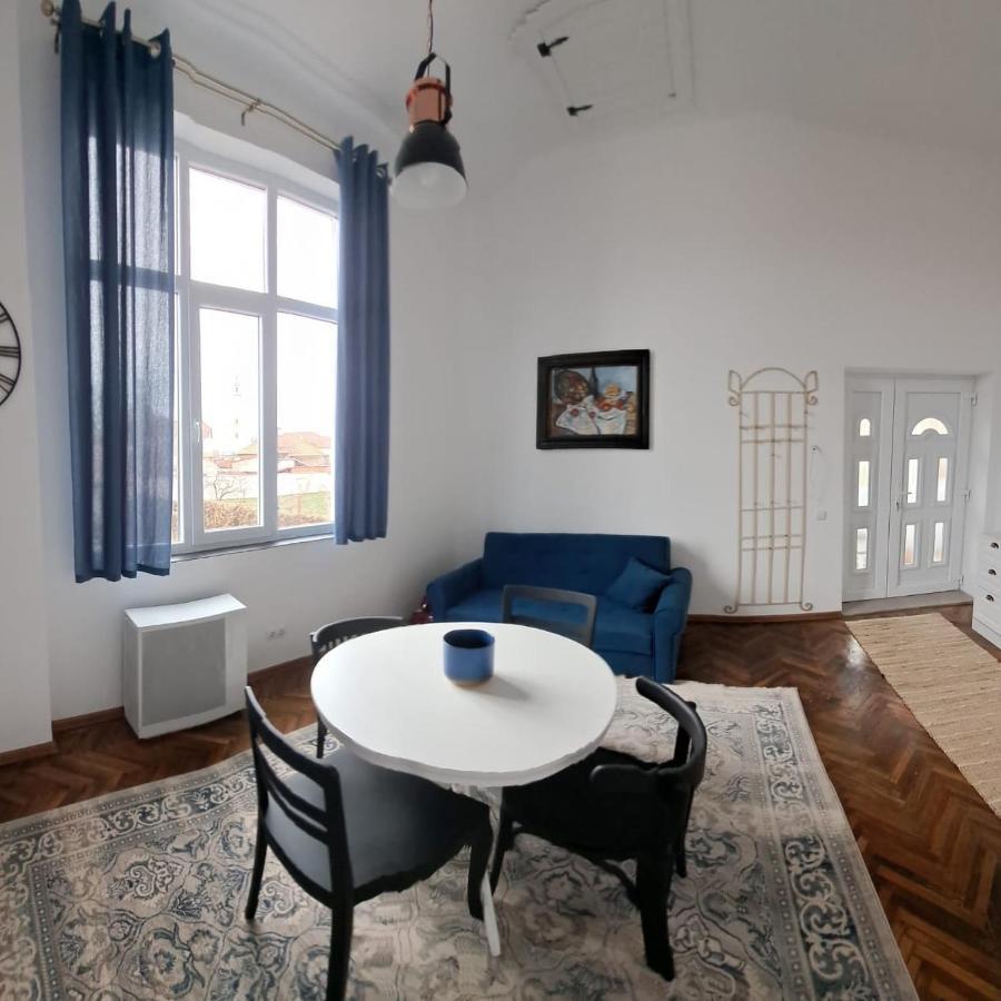Weisz Apartment-City Center-Free Private Parking,Wifi,Ac Carei Esterno foto