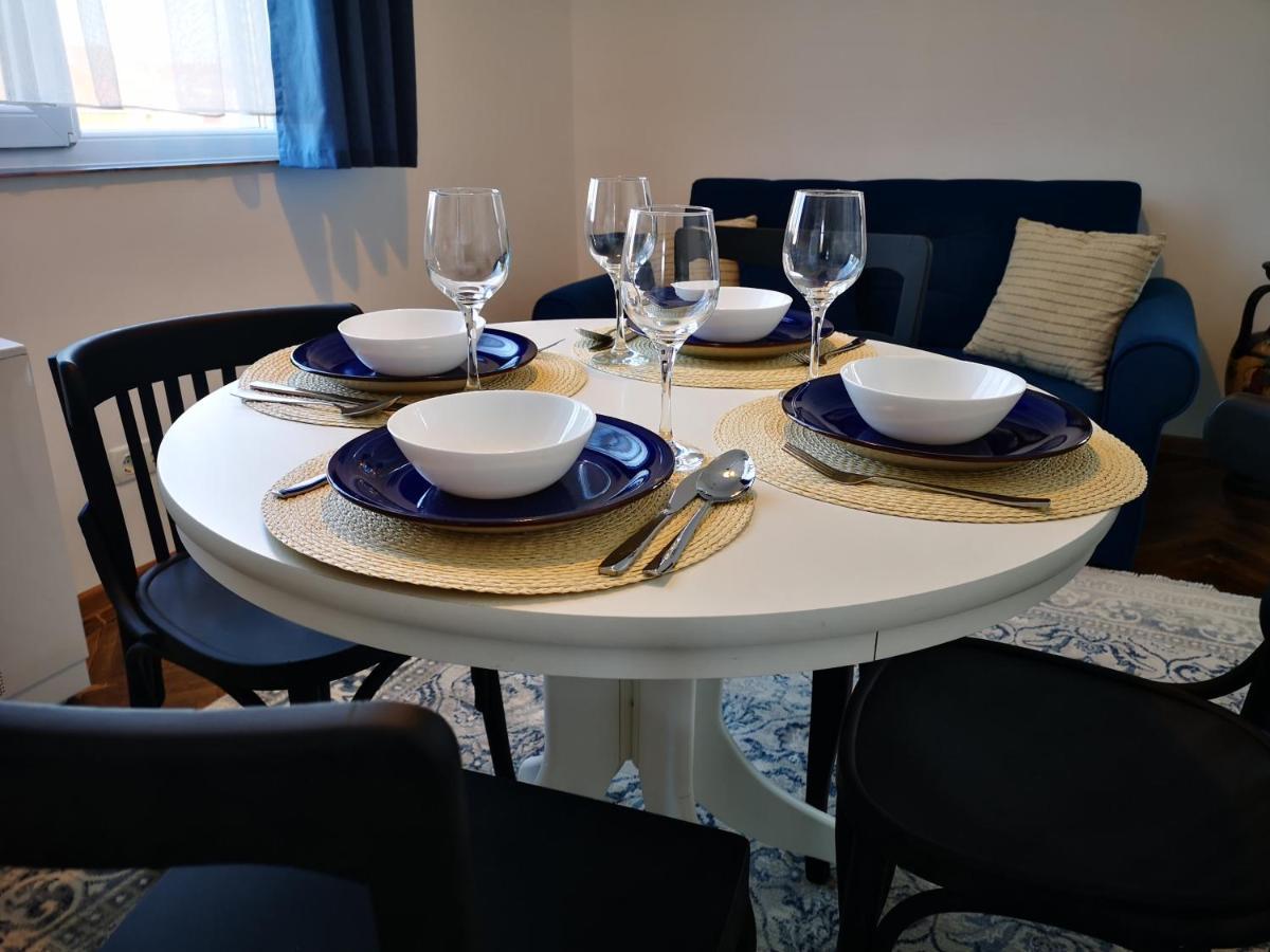 Weisz Apartment-City Center-Free Private Parking,Wifi,Ac Carei Esterno foto