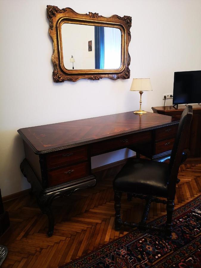Weisz Apartment-City Center-Free Private Parking,Wifi,Ac Carei Esterno foto