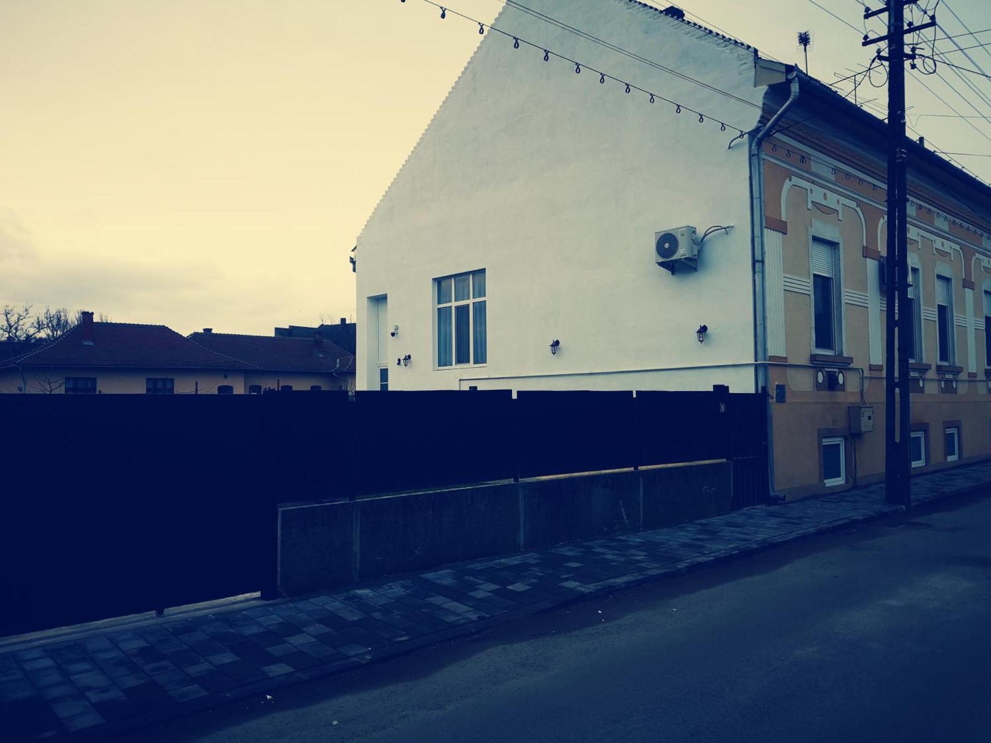 Weisz Apartment-City Center-Free Private Parking,Wifi,Ac Carei Esterno foto